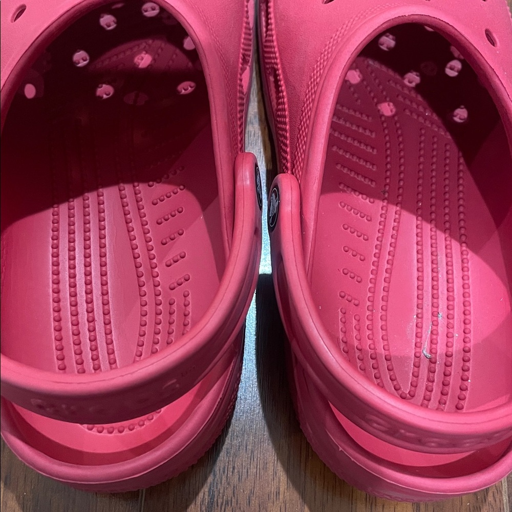 CROCS Adult Classic Clog in Bright Red - Picture 3 of 6